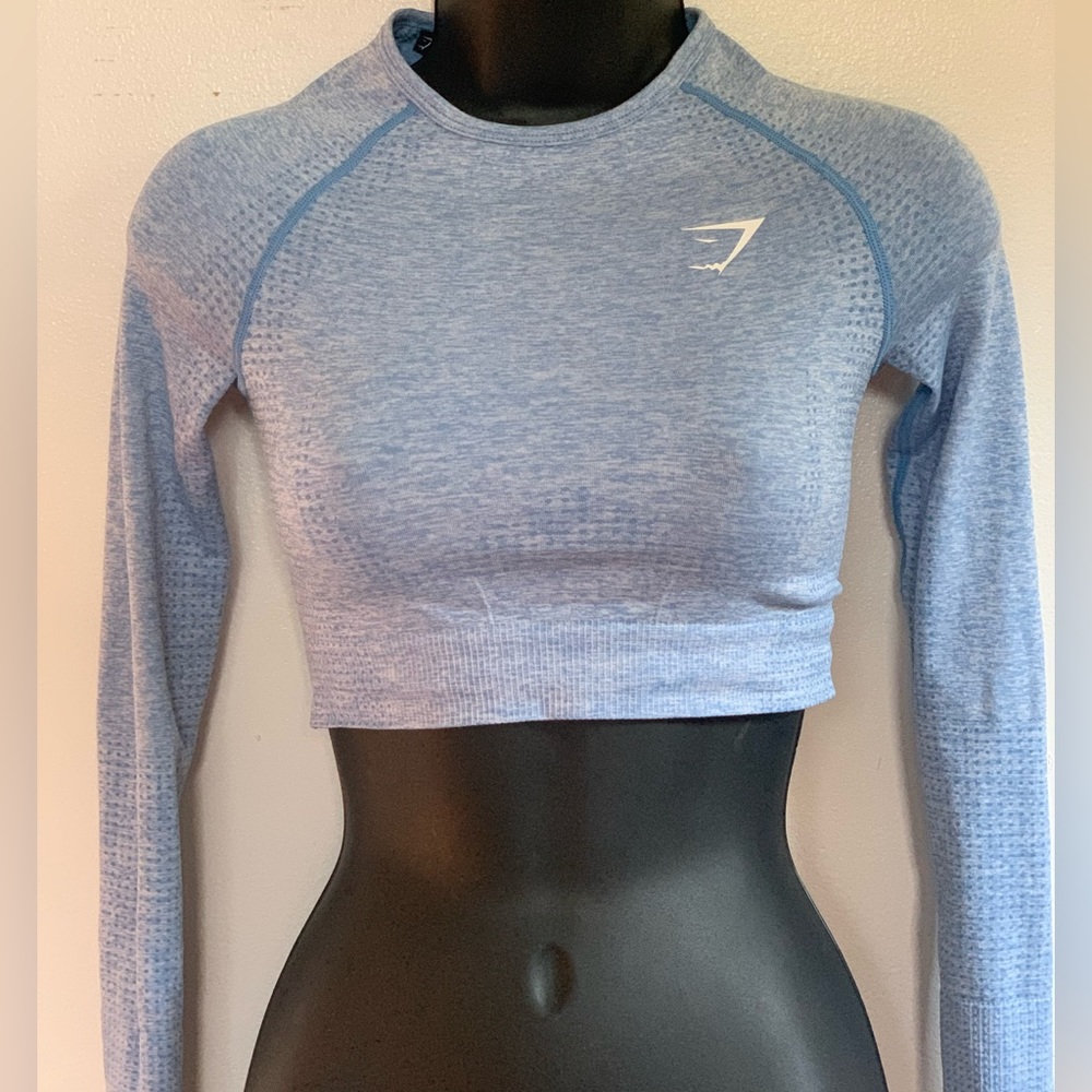 Long sleeve cropped Gym shark workout top